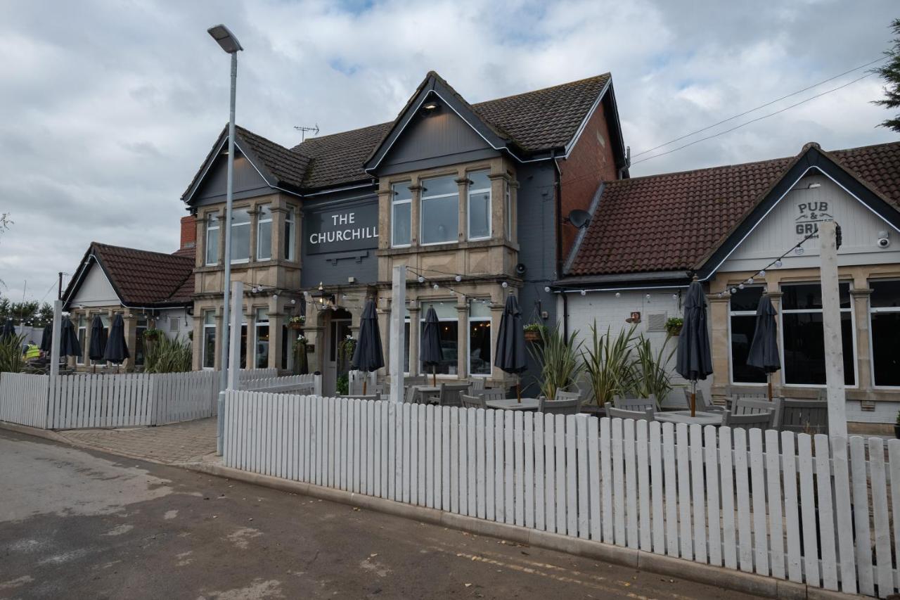 The Churchill By Greene King Inns Royal Wootton Bassett Eksteriør billede