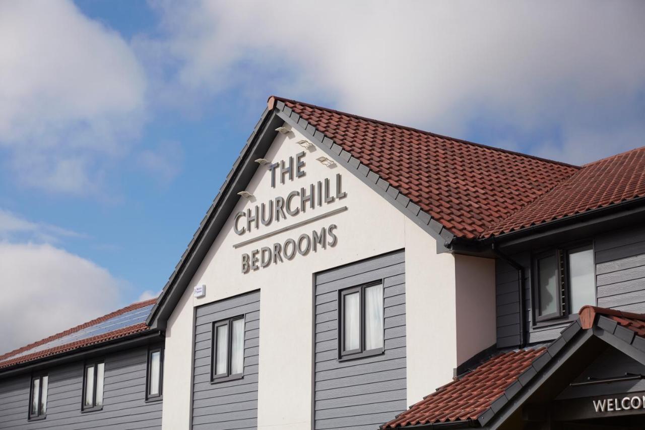 The Churchill By Greene King Inns Royal Wootton Bassett Eksteriør billede