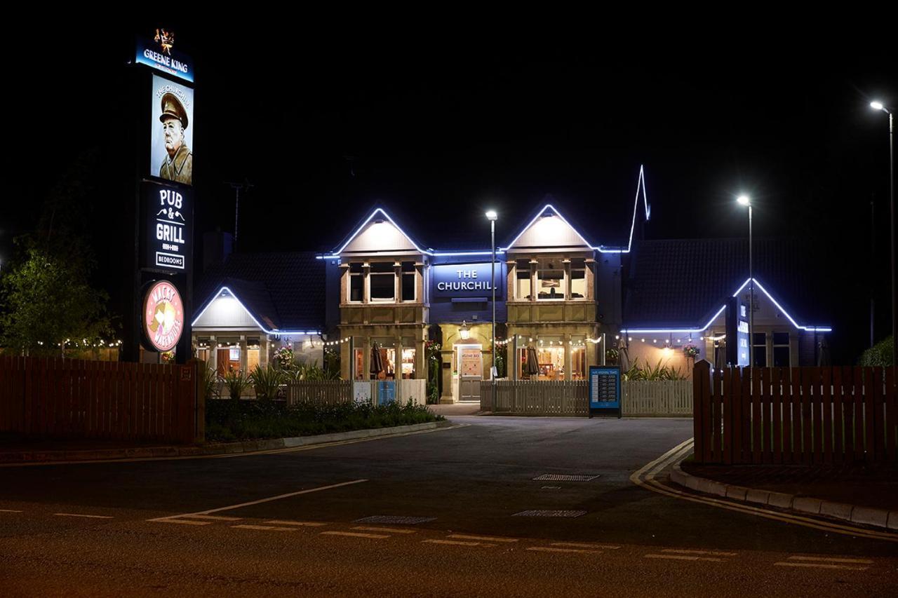 The Churchill By Greene King Inns Royal Wootton Bassett Eksteriør billede
